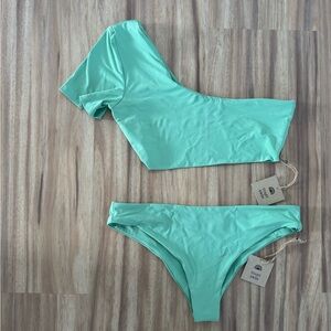 NWT Toast swim suit top and bottom size M